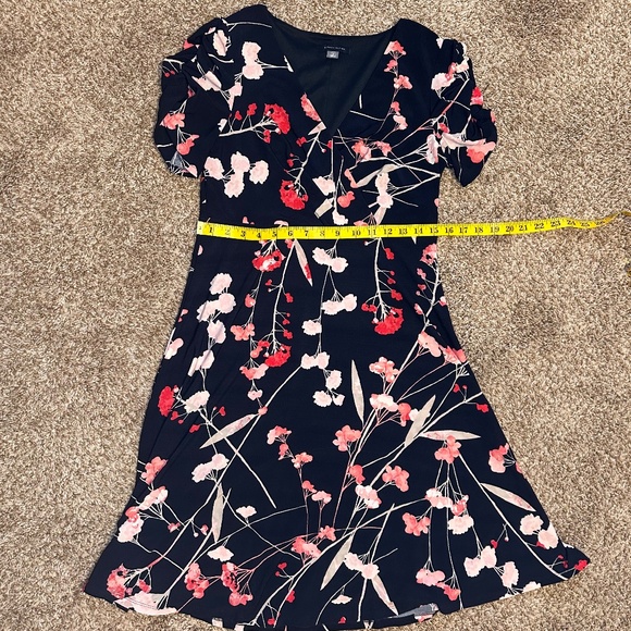 Tommy Hilfiger, Fit and Flare Silhouette Dress, Size 6 - Picture 7 of 7